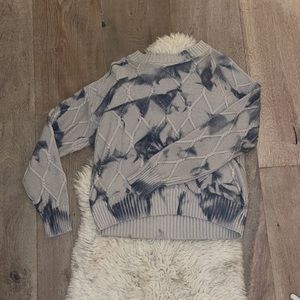 Super cute tie dye sweater M